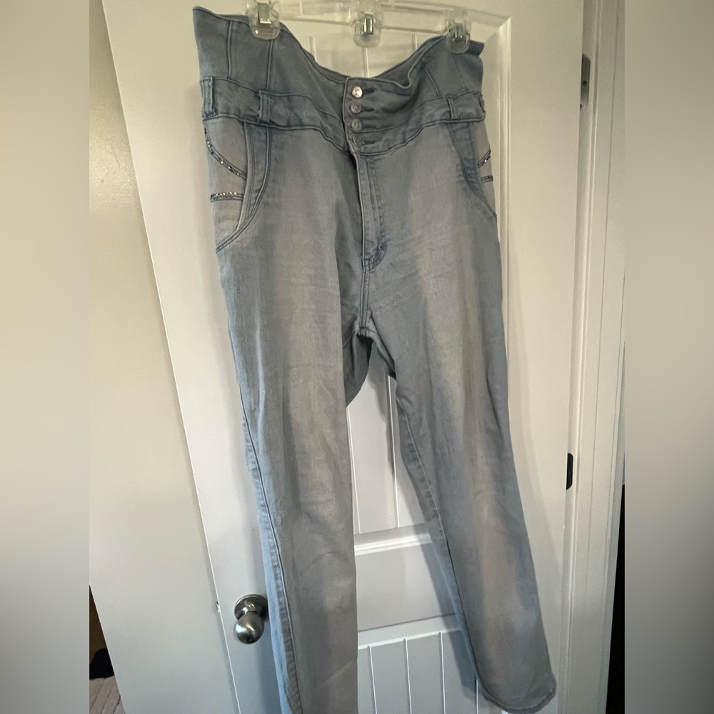 DIAMANTE jeans.  Women’s size 22. High waisted. Butt lift